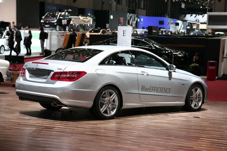  Mercedes-Benz E-Class Coupe 2010 года  (фото 13 из 84)